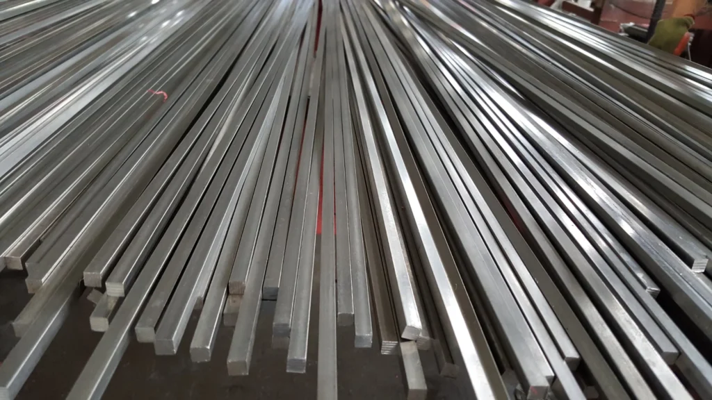 Квадратный пруток из стали: универсальный материал для строительства и промышленности